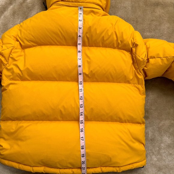 Aritzia Super Puff Shorty XS - Picture 4 of 10